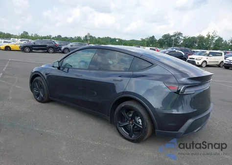 2026 Tesla Model Y Long Range Dual Motor All-Wheel Drive/Long Range Launch Series z USA, uszkodzony, nr VIN 7SAYGDEE1TA386153